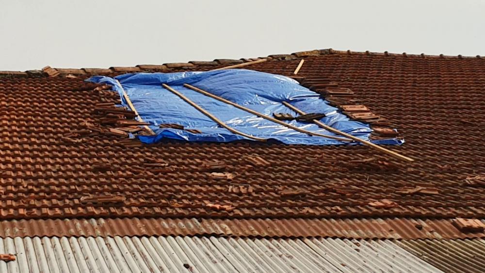 la bâche de toiture: solution en cas de fuite de toiture